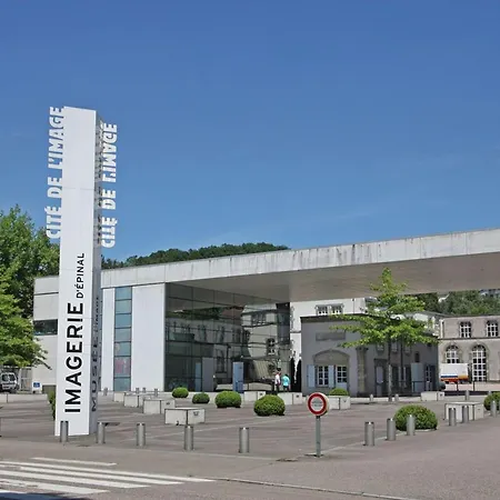 Avec Jardin Aux Portes D'epinal, Ideal Couples Ou Sejours Pro, Proche Commerces Et Nature - Fr-1-589-278 Vakantiehuis Chantraine